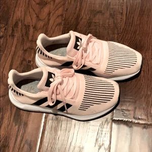 Adidas Swift Run